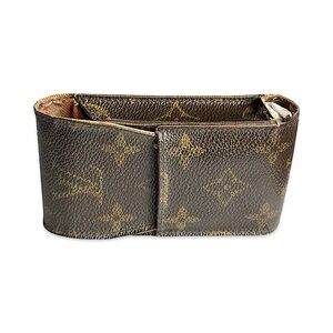 LOUIS VUITTON monogram case. Authenticated. Gender neutral. Pre loved